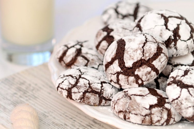 Chocolate Crinkle Cookies
