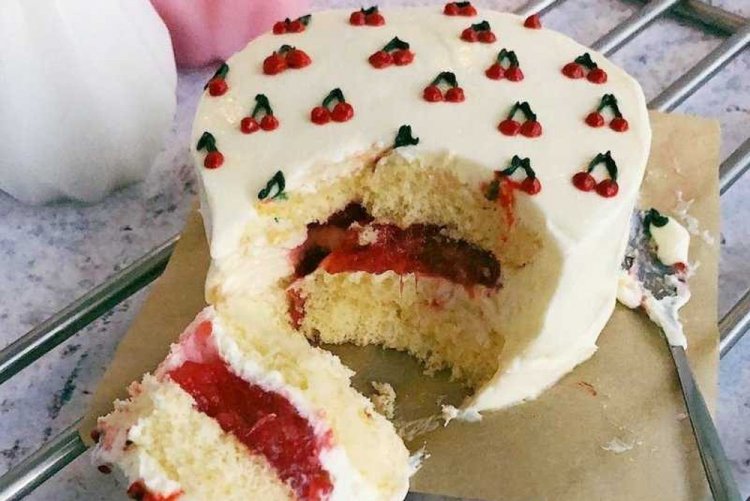 Strawberry Bento Cake