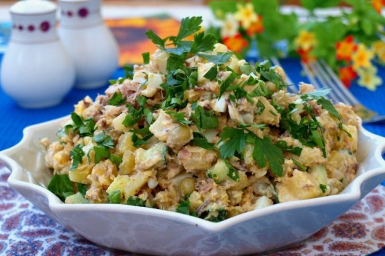 Fish Salad with Green Peas