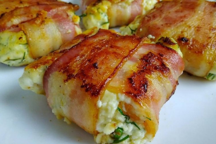 Syrniki con tocino