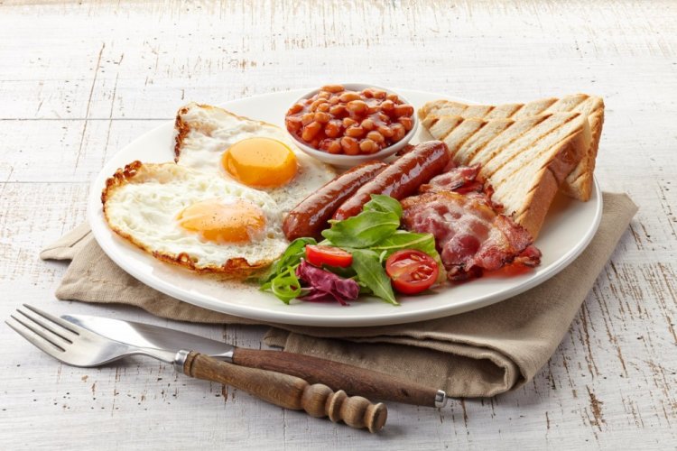 Desayuno inglés con tocino