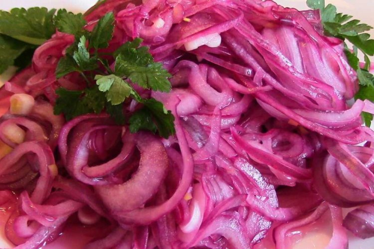 Cebolla encurtida