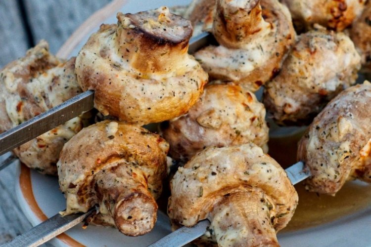 Brochetas de champiñones a la barbacoa