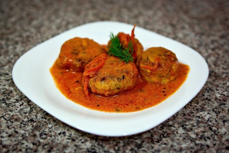 Gravy with Carrots and Onions for Cutlets