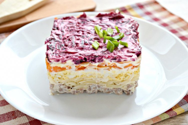 Layered Beef and Beetroot Salad