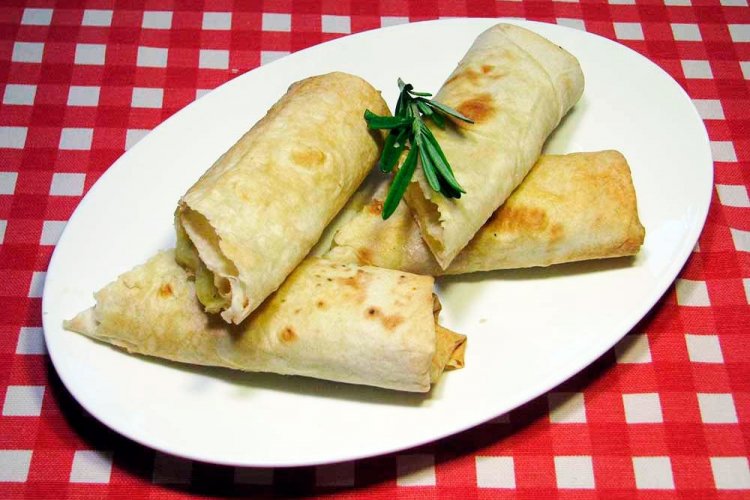 Fried Suluguni in Lavash