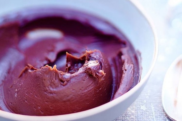 Ganache de frutos rojos para pastel
