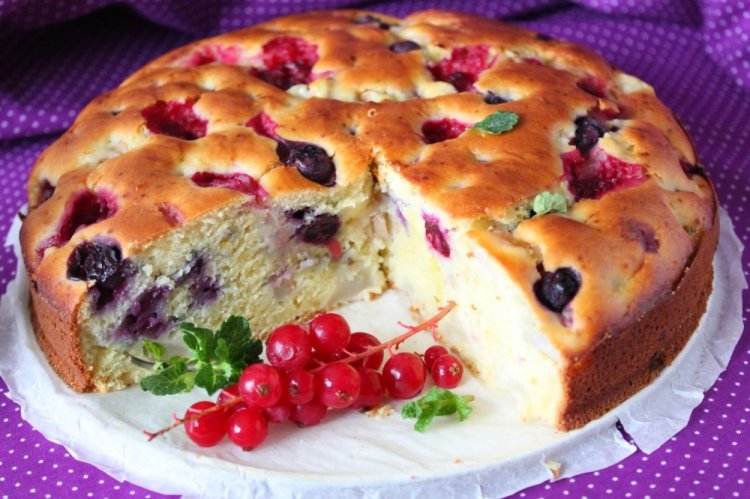 Berry Pie with Sour Milk