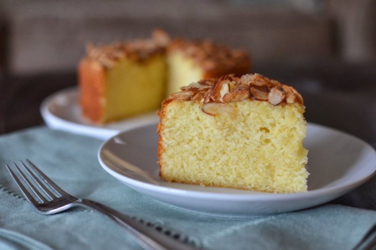 Semolina Cake with Sour Milk