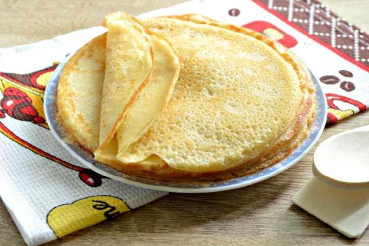 Crepes con leche agria y sémola