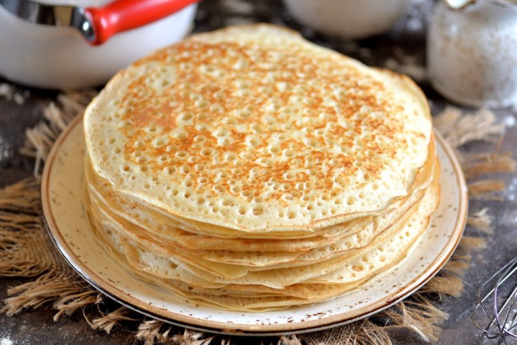 Crepes con leche agria y agua