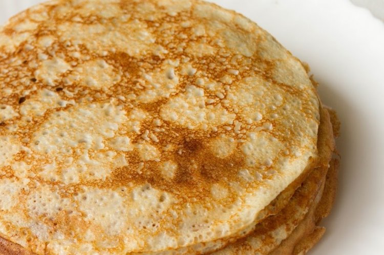 Crepes con leche agria y levadura en polvo