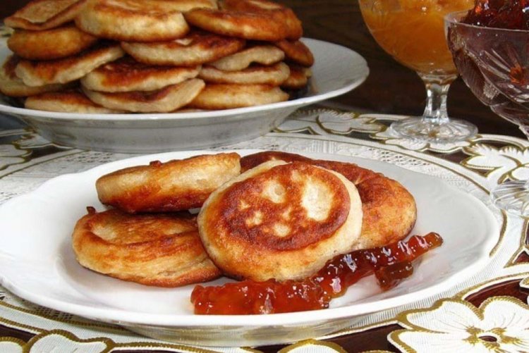 Pancakes with Sour Milk without Yeast
