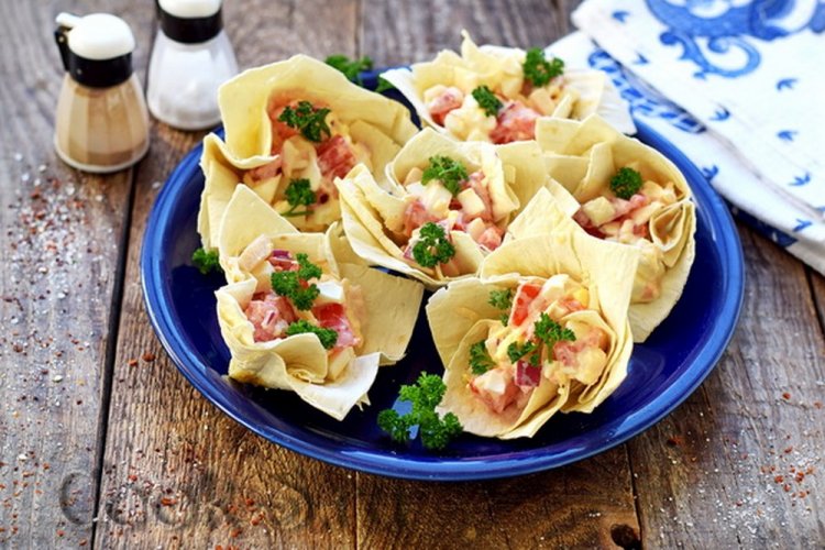 Tartaletas de lavash con salchicha