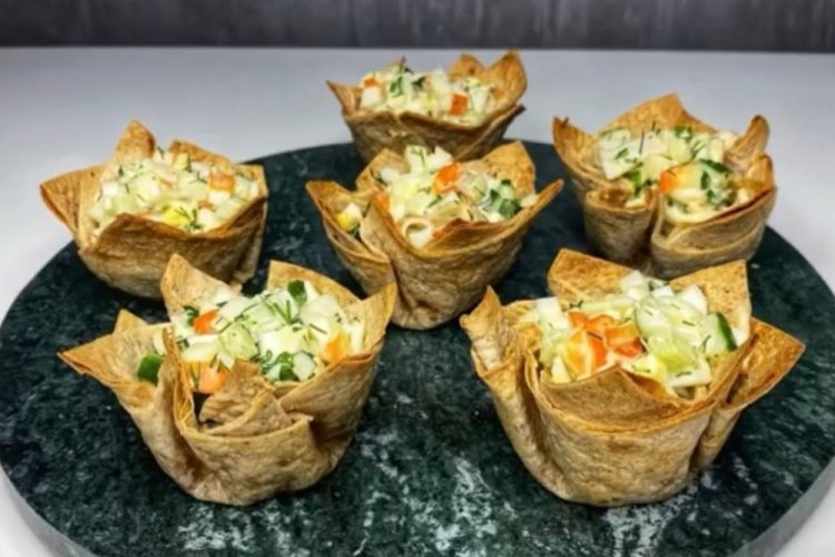 Tartaletas de lavash con queso feta y verduras