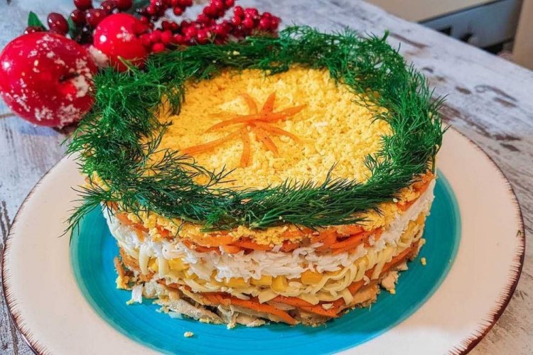 Layered Salad with Korean Carrots and Corn