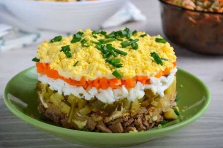 Layered Salad with Chicken Liver and Korean Carrots