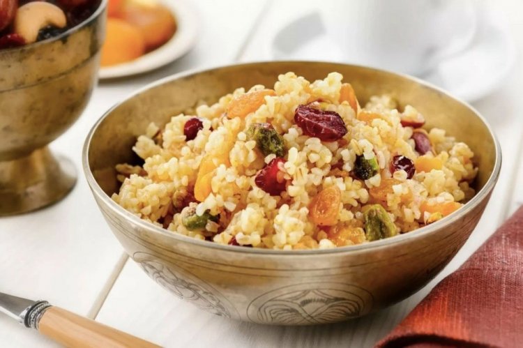 Bulgur Porridge with Candied Fruits