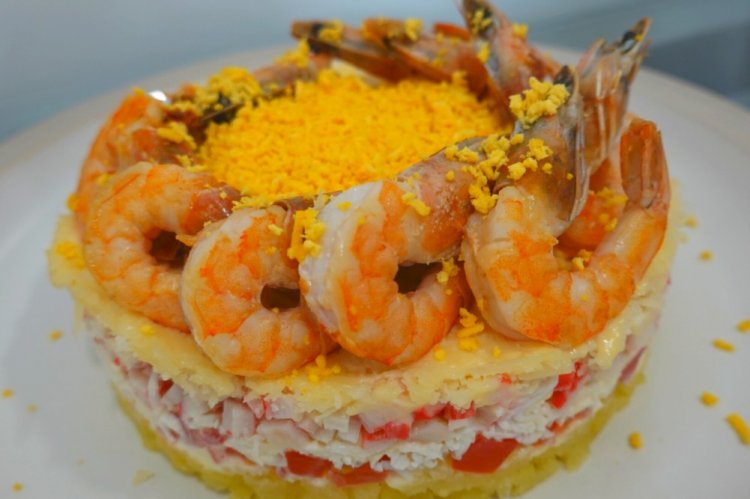 Layered Crab Stick, Shrimp, and Tomato Salad