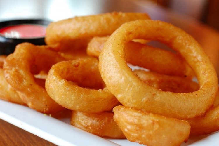 Onion Rings in Mayonnaise Batter