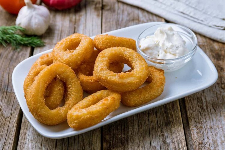 Pan-Fried Onion Rings in Batter