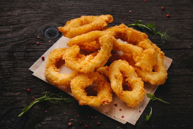 Onion Rings in Batter and Breadcrumbs