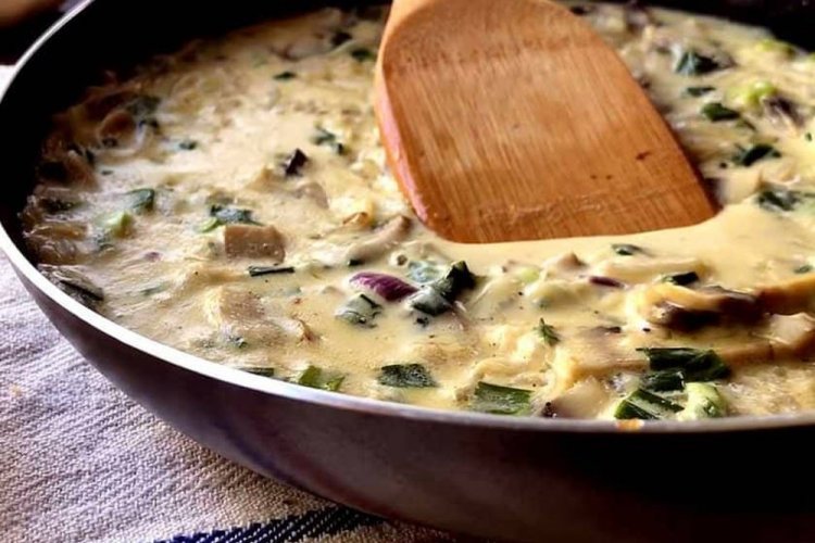 Creamy Vegetable Gravy for Mashed Potatoes