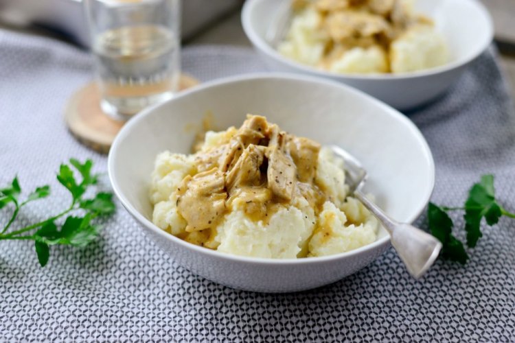 Chicken and Curry Gravy for Mashed Potatoes
