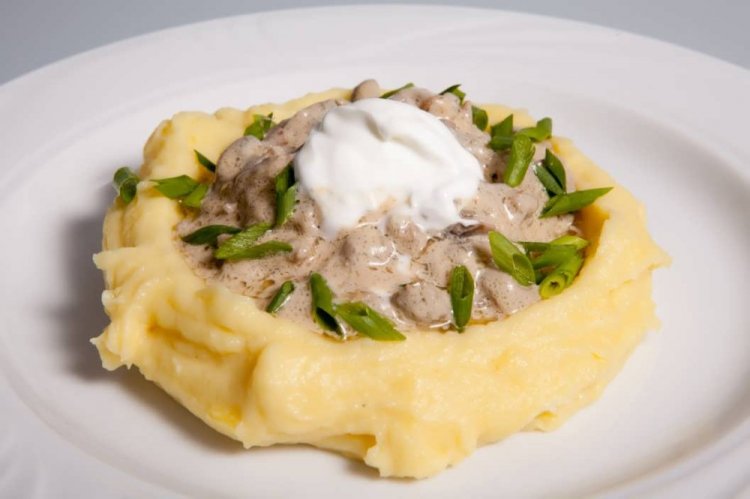 Mushroom Gravy with Champignons for Mashed Potatoes