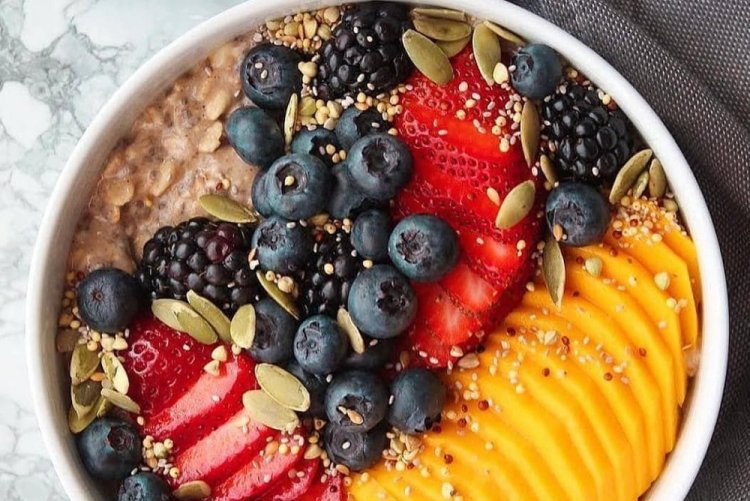 Oatmeal and Mango Bowl