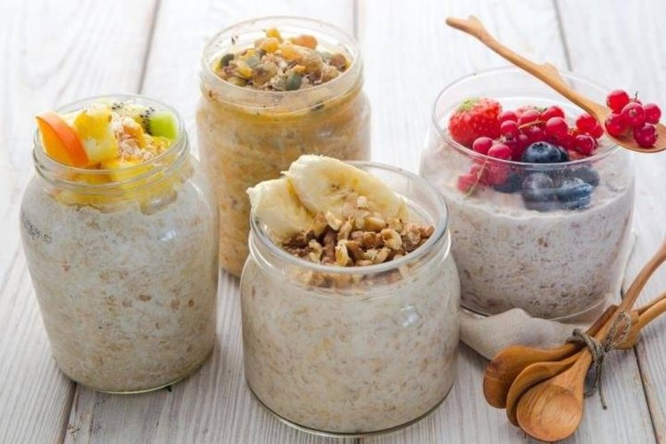 Lazy Oatmeal with Protein and Blueberries