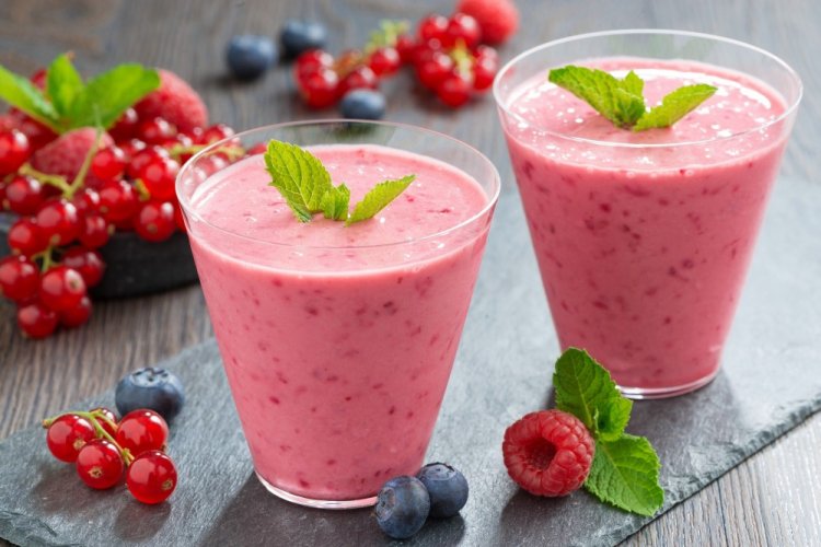 Berry Smoothie with Protein and Almond Milk