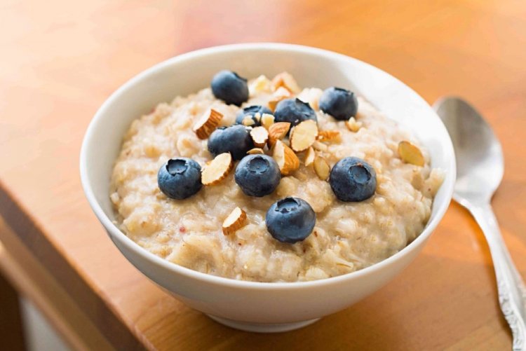 Oatmeal with Protein and Soy Milk