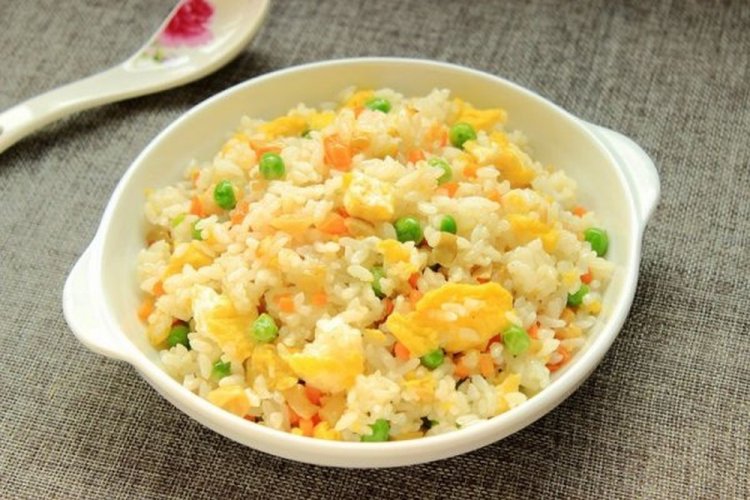 Rice with Egg and Green Peas