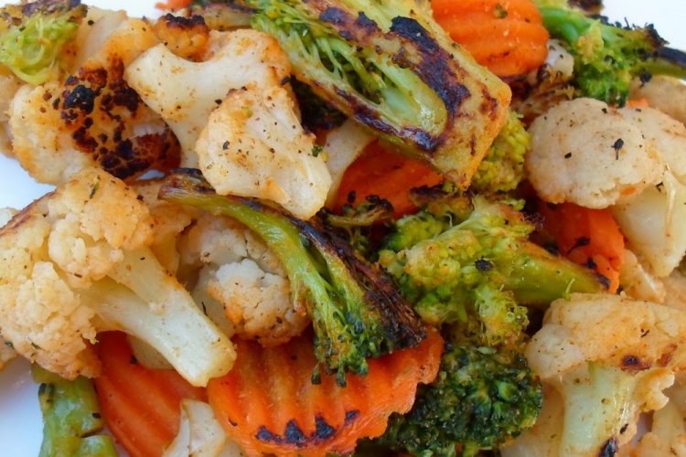 Broccoli with Cauliflower and Zucchini in the Oven
