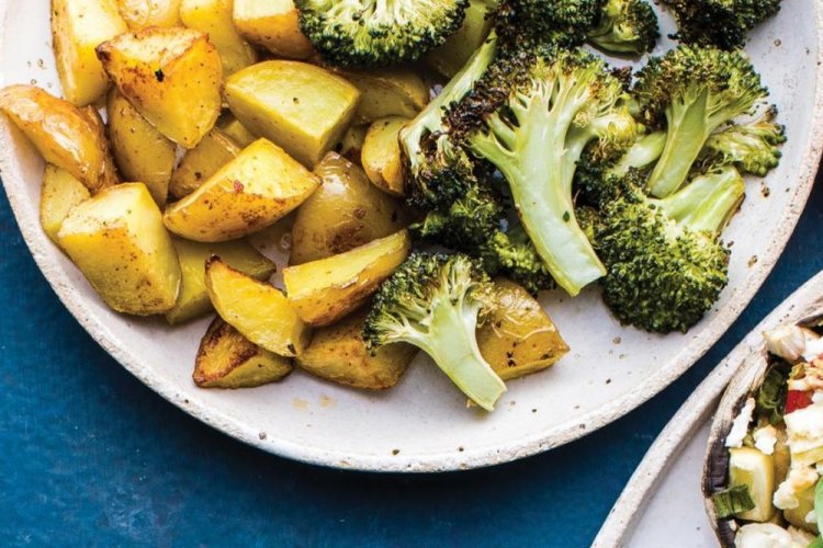 Broccoli with Potatoes in the Oven