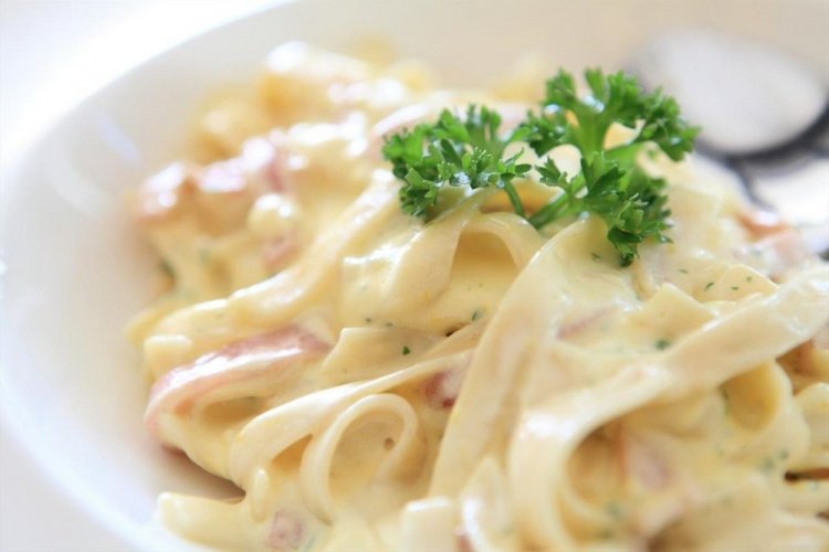 Salsa de crema agria para pasta
