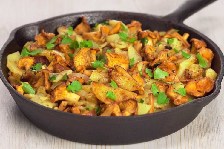 Patatas con rebozuelos
