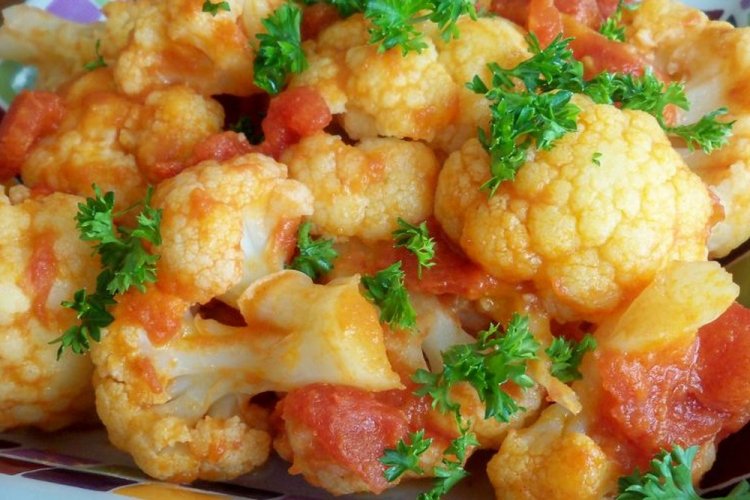 Coliflor estofada con verduras