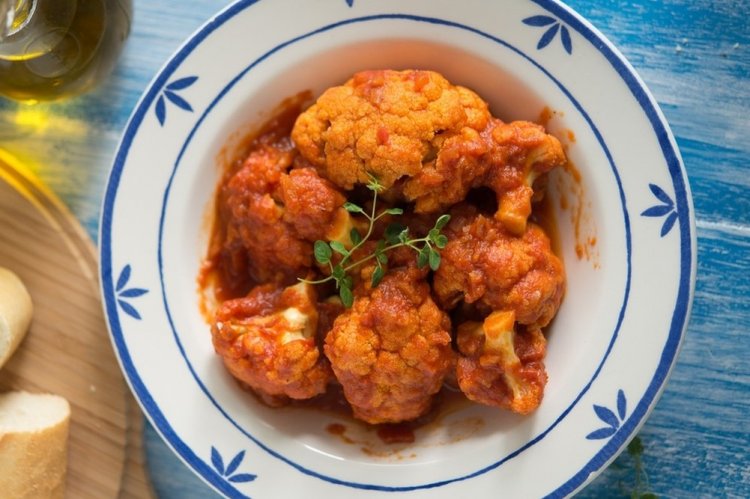 Coliflor estofada en tomate