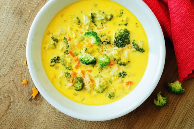 Buckwheat Soup with Broccoli and Processed Cheese