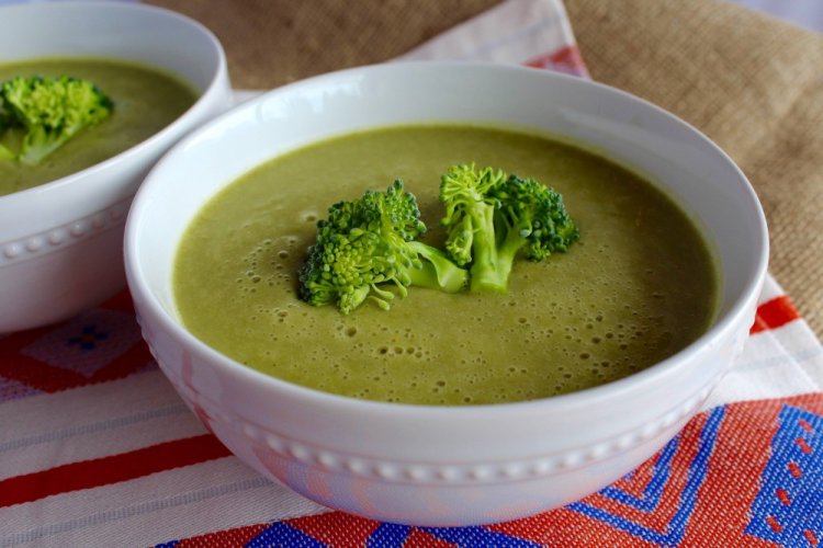 Broccoli and Oatmeal Puree Soup