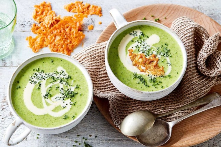 Cream of Broccoli Soup with Cream