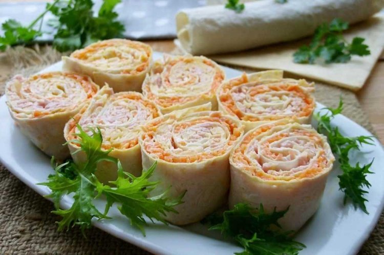 Lavash Roll with Korean Carrots and Processed Cheese