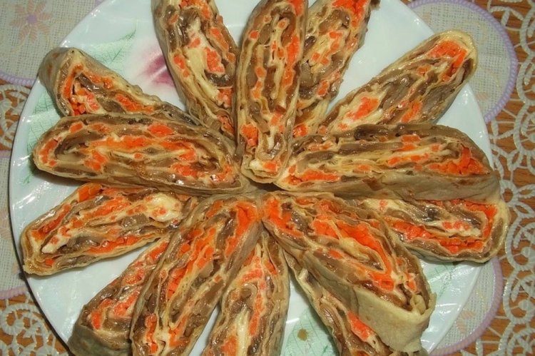 Lavash Roll with Korean Carrots and Mushrooms