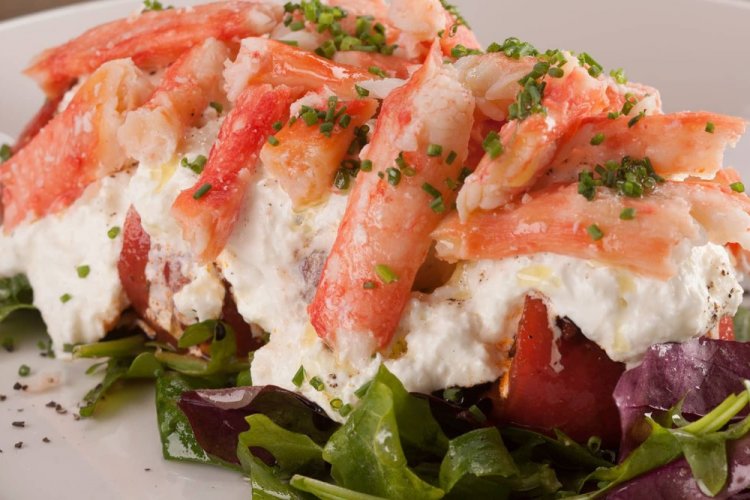 Stracciatella Salad with Snow Crab