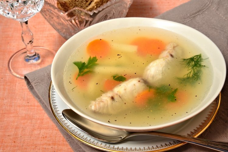 Sopa de pescado rápida de lenguado