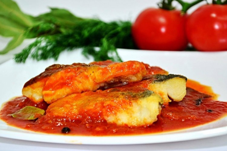 Lenguado estofado en tomate