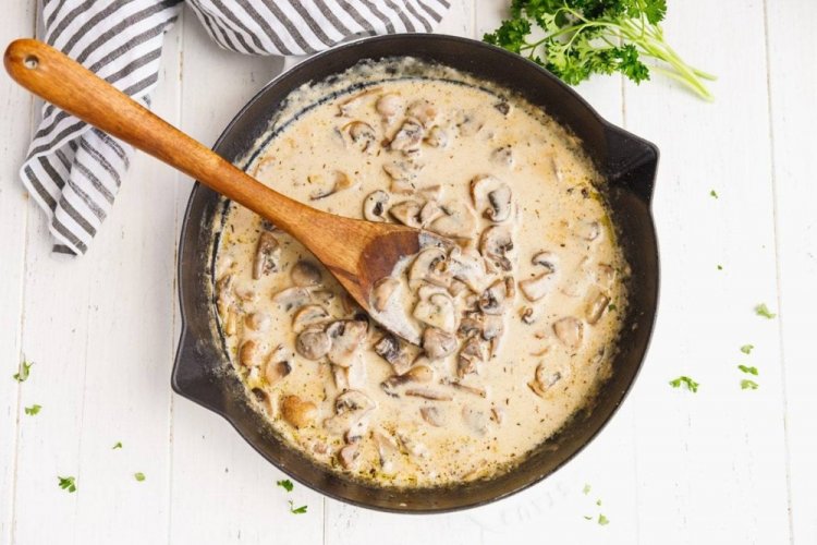 Champignon Mushroom Sauce with Milk