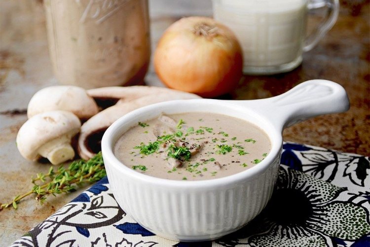 Champignon Mushroom Sauce with Sour Cream